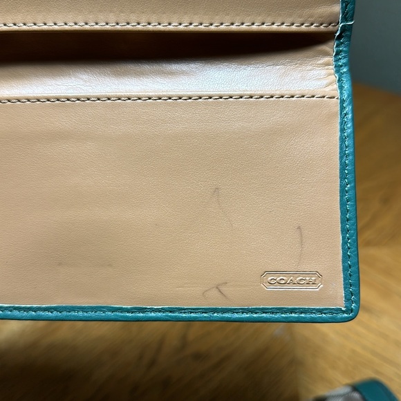 *RARE* COACH Park Signature Checkbook Wallet - Picture 16 of 16